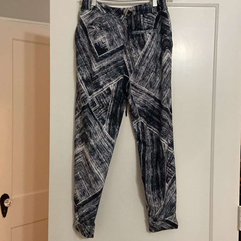 LULULEMON athletica women’s 25” pants